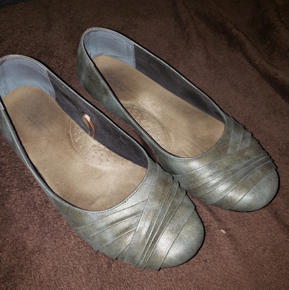 Gray shimmer flats